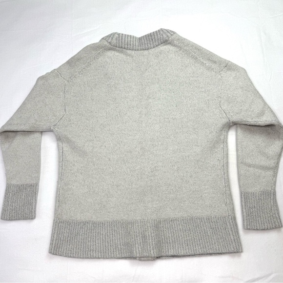 Allbirds 100% Merino wool Light Gray women’s Cardigan EUC SIZE Large - Picture 3 of 12